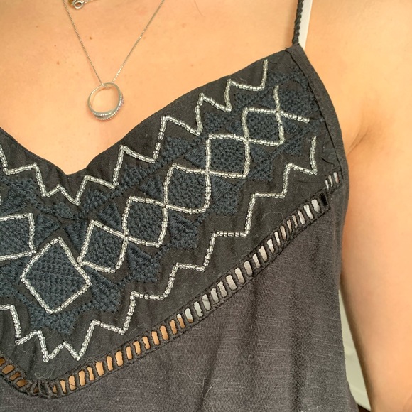Embroidered Tank Top - Picture 5 of 6